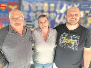 Motors uit toentertyd en speelgoed pronk