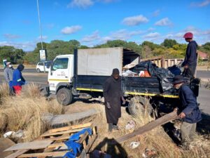 Plakkers-strukture in Happy Valley en Noordelike stortingsterrein in Bloemfontein verwyder