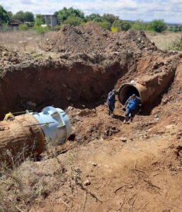 Gebarste pyp rede vir droë krane in suide van Bloemfontein
