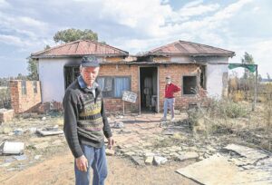 Twee Bfn-huise in puin gelê ná brande