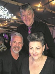 Aand laat geleenthede vir skool helder skyn