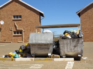 Vullisverwydering: AfriForum wil kwytskelding in hof op Mangaung-metro afdwing