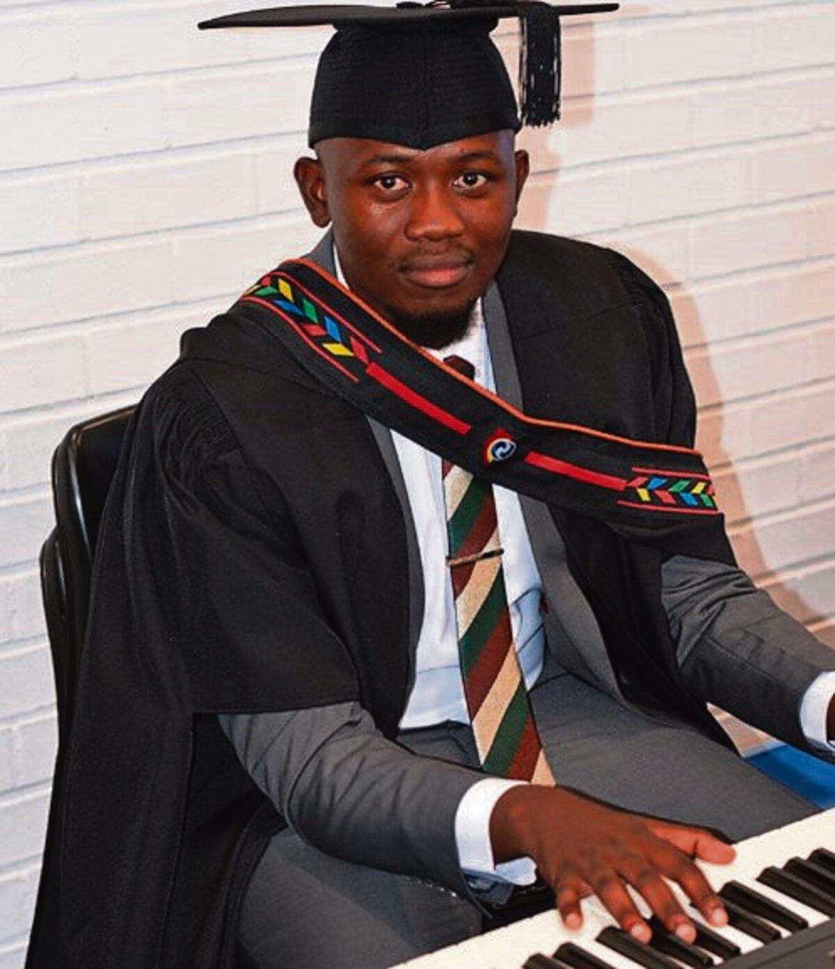 Orrelis blink uit met eerbare groei en uitnemendheid