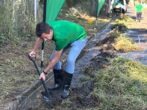 Opruiming agter Nasionale Hospitaal deur inwoners en VF Plus gepak