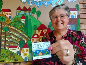 Tuiste vir seniors vier sy inwoners se vele gelukkige, goue jare met vriende