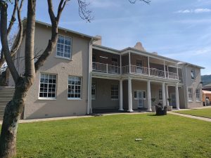 Vroue, kinders kry nuwe toevlug