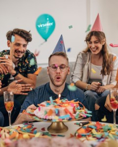 Skep nuwe verjaardagliedjie in Afrikaans