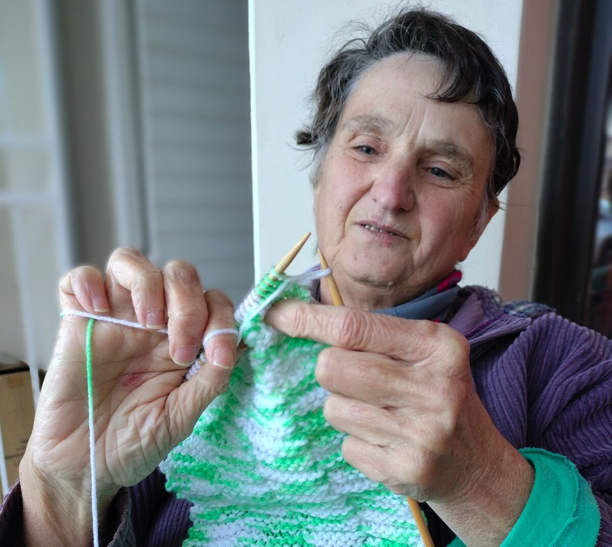 Stokperdjie hou kinders warm in Bloemfontein se ysige winter