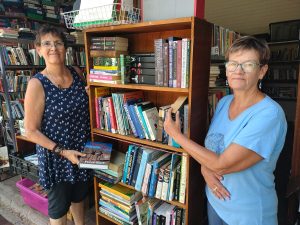 Skatte afgepoets vir winkels om geld in te samel vir hospies