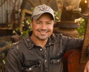 Saamsing en sokkie om die draai met Nicholis Louw in Bloemfontein