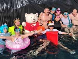 Vrystaters bibber baie vir goeie doel by Ysbeerswem buite Bloemfontein