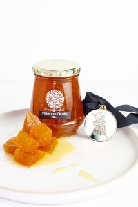 Smulgoed in bottels haal soete oorwinning, met makataan die eerste superster