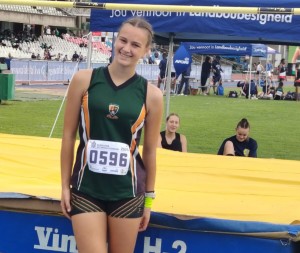 Atleet mik (en spring) ál hoër