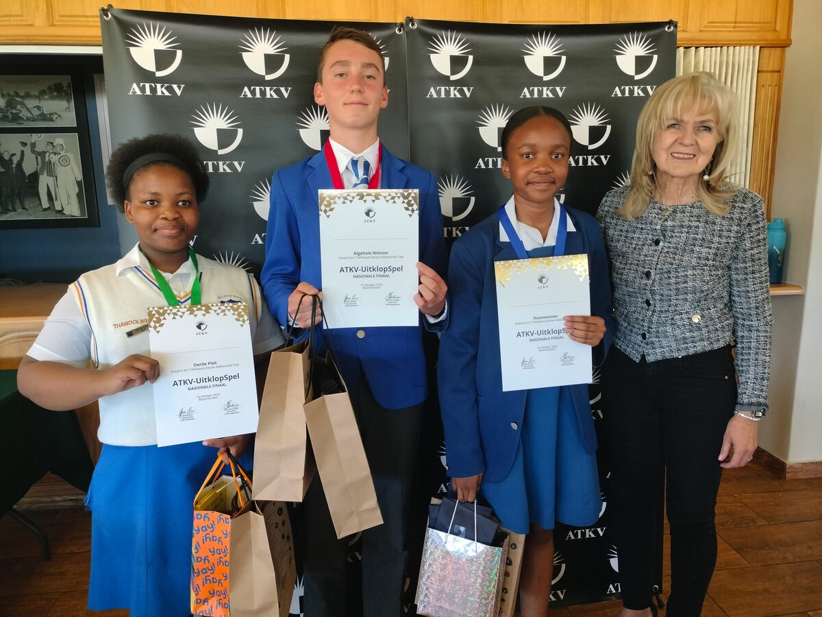 Spel-slim leerders ryg die letters een ná die ander reg in