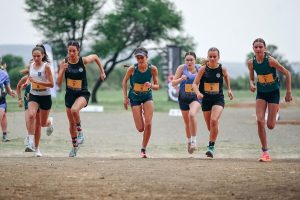 Runners snatch medals in a snap