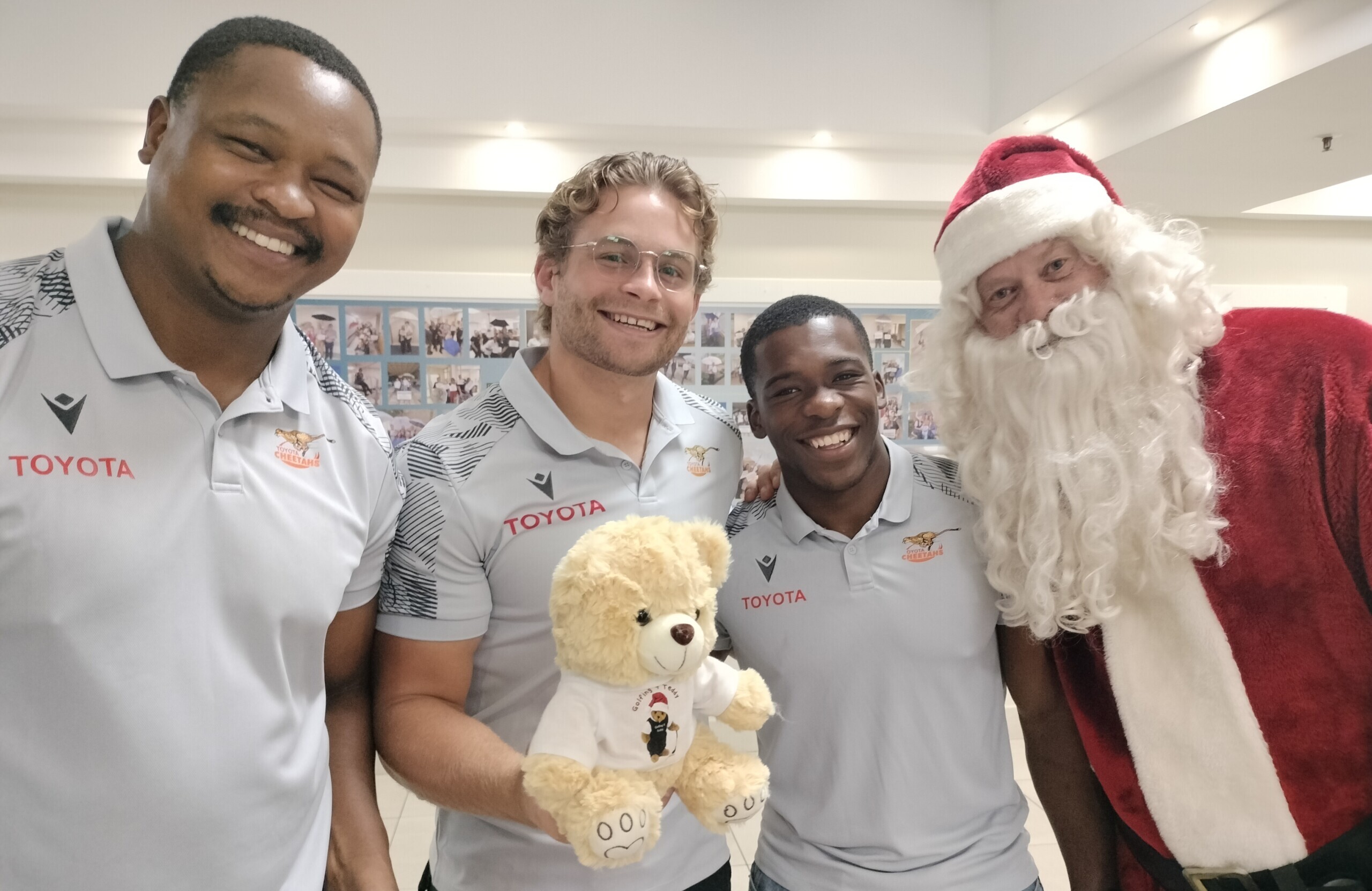 Teddiebere reis wyd om kinders in hospitale te bederf