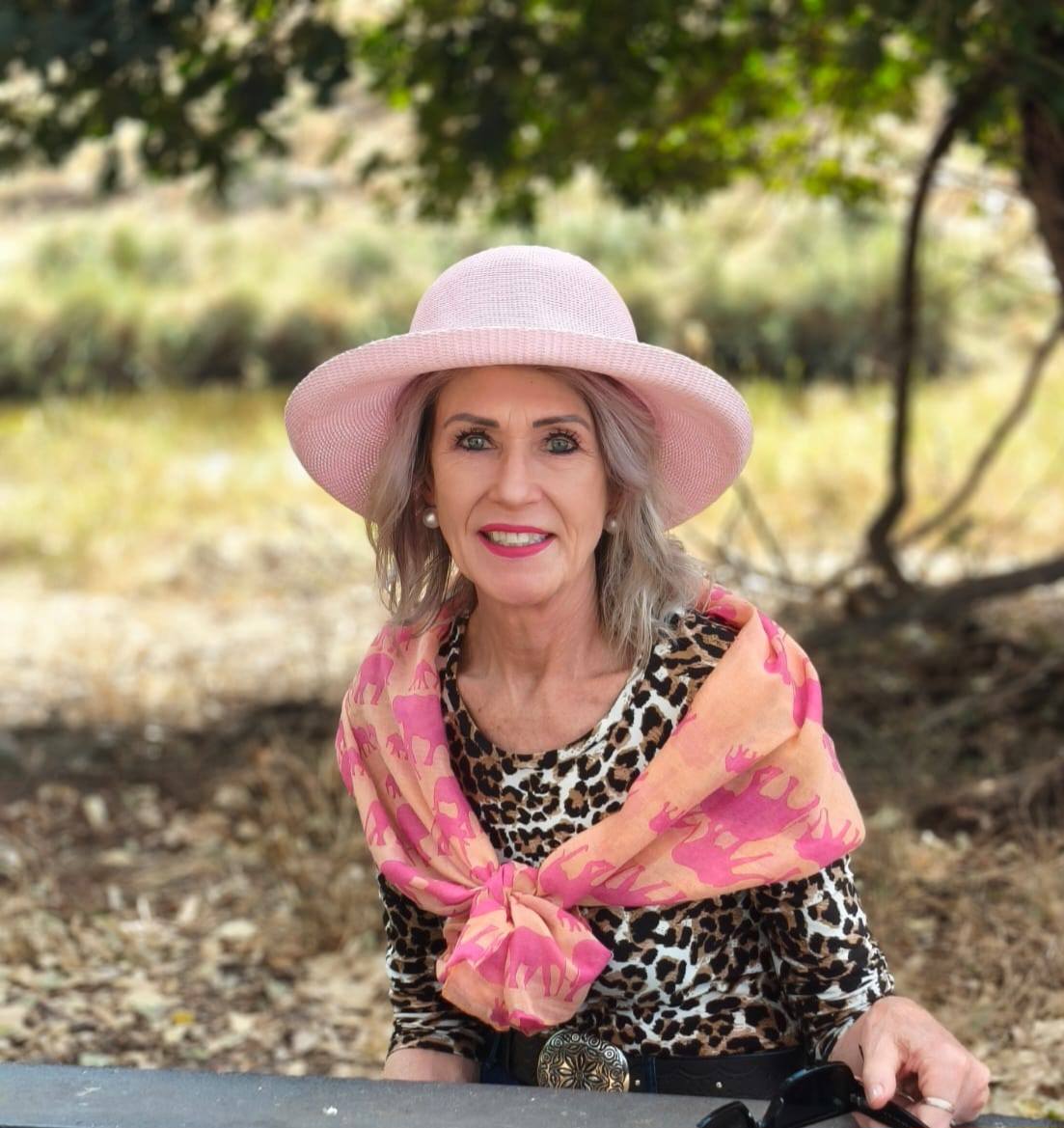 Karin van Aardt (64) is Vrydag in 'n mes-aanval by Kaapstad dood.