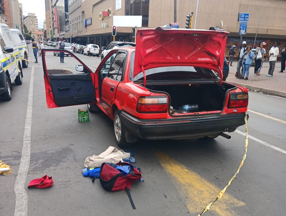 Vyf vermeende rowers vasgetrek ná nog ‘n rooftog in Westdene