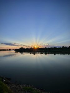 Hittegolf laat binnelanders rooi sien; hoë temperature vir hele week voorspel