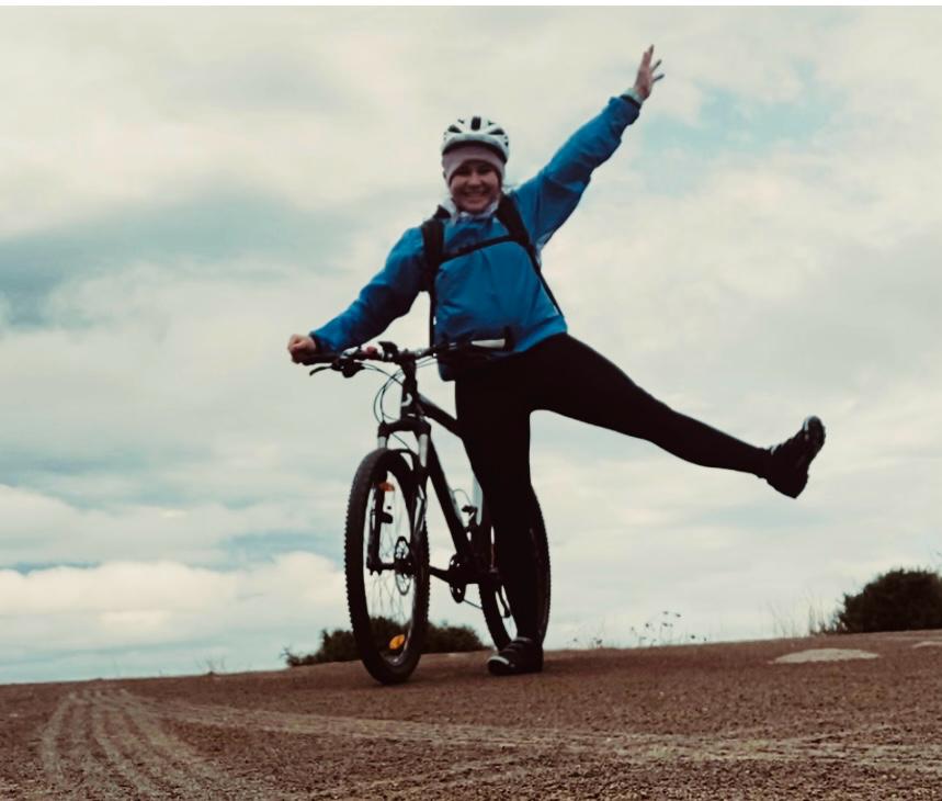 Bea Labuschagne pak in Februarie die lang pad Kaap toe met 'n fiets.
