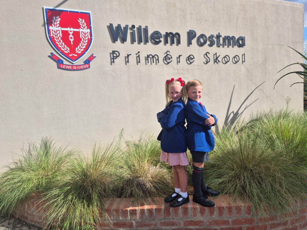 Niggie en nefie, An-Lizé Potgieter en Louwrens Badenhorst, van die Willem Postma Primêre Skool.