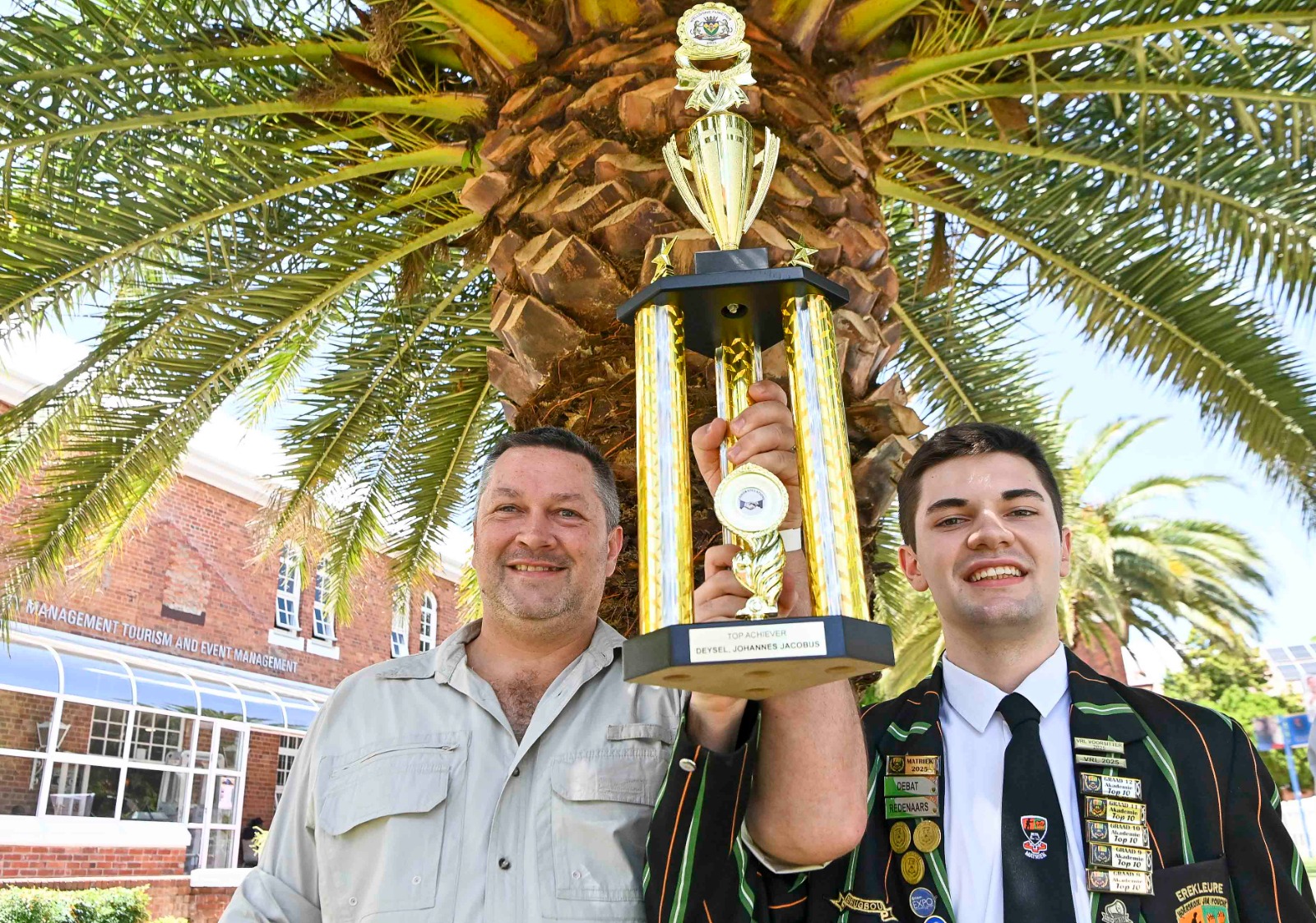 Jaco Deysel saam met sy seun, Jaco wat as die nommer een matrikulant in die Vrystaat aangewys is.