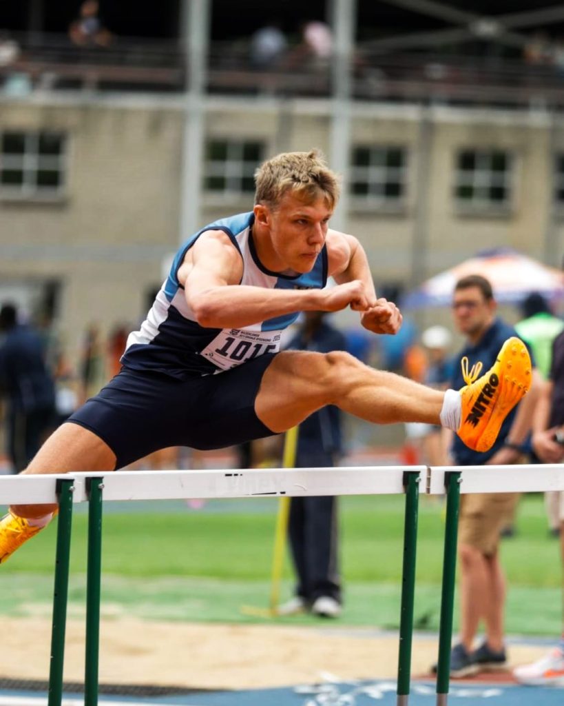 Jayden Parkin van die Hoërskool Sentraal is een van die vinnigste hekkiesatlete in Suid-Afrika. FOTO's Verskaf