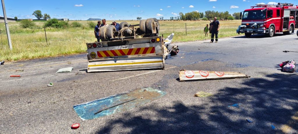 Die ongelukstoneel op die R702 naby Grootvlei-gevangenis. FOTO: VR Med