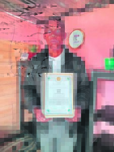 Dumisani Qwebe receives Nyanga police recognition for crime-fighting efforts