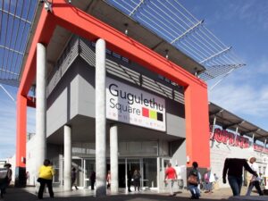 Robbers fled with an undisclosed amount of cash during a robbery at Gugulethu Mall in Cape Town