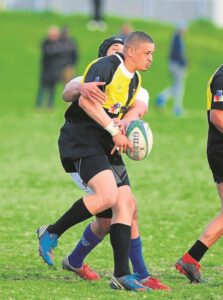 Langa sneaks in through the middle