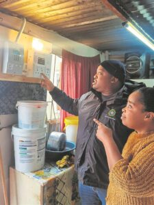 Kude kwakhanya ePholile