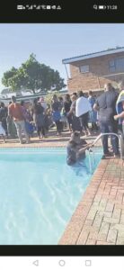 Pool baptismal irks