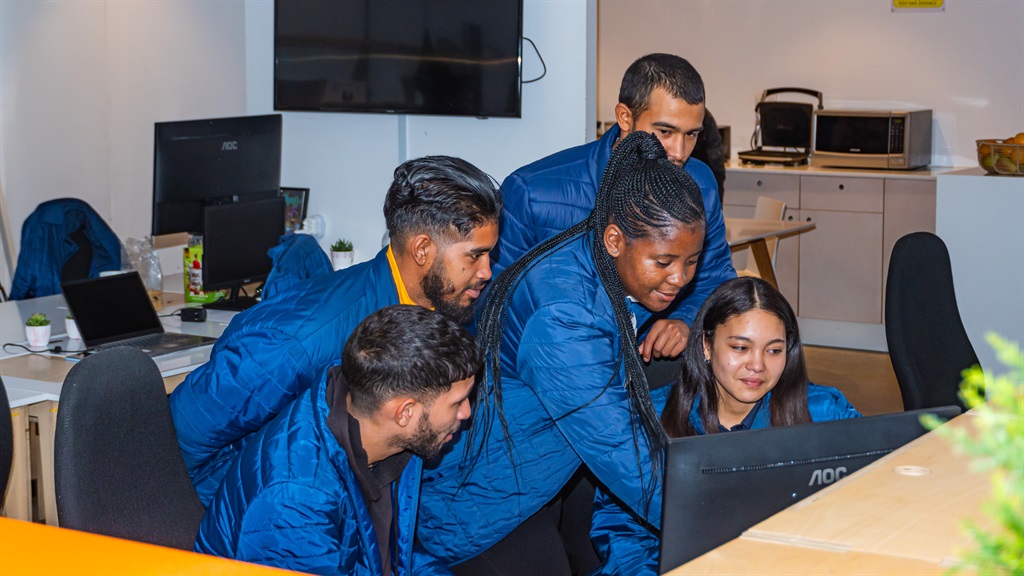 Octotel's internship and leadership programme stru