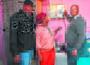 Sihlanu, Mabophe lights up with long overdue electricity supply