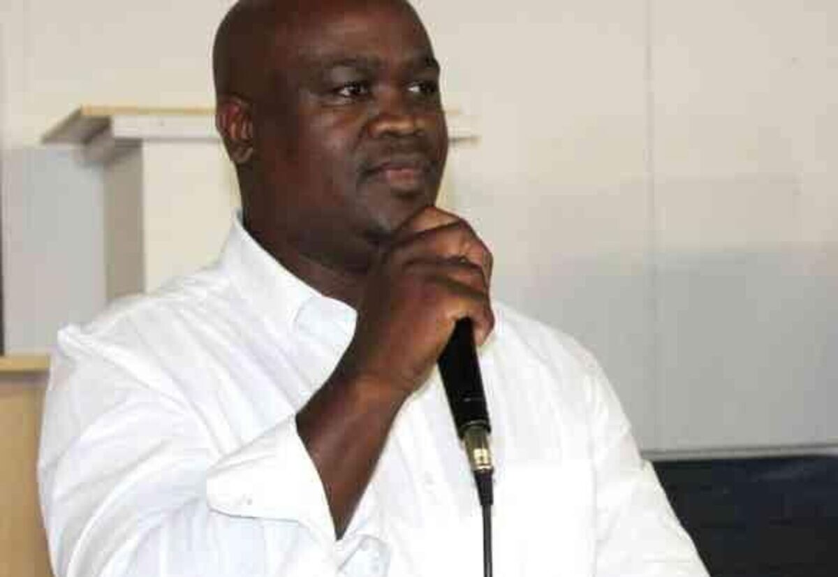 The provincial police spokesperson W/O Joseph Swartbooi said detectives attached to the Provincial Taxi Violence Unit were probing the circumstances surrounding a shooting incident in which a man was shot and killed in Emm's Drive, Nyanga on Wednesday 16 April.