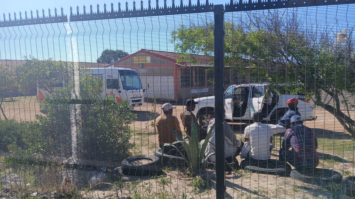 Drivers and assistants at Khayelitsha Special School have gone on strike, demanding unpaid salaries for March and April. Their protest has left many learners stranded at home, disrupting transport services for children with learning difficulties. The Western Cape Education Department says funds are being processed, but tensions remain high as talks with the school’s governing body continue.
