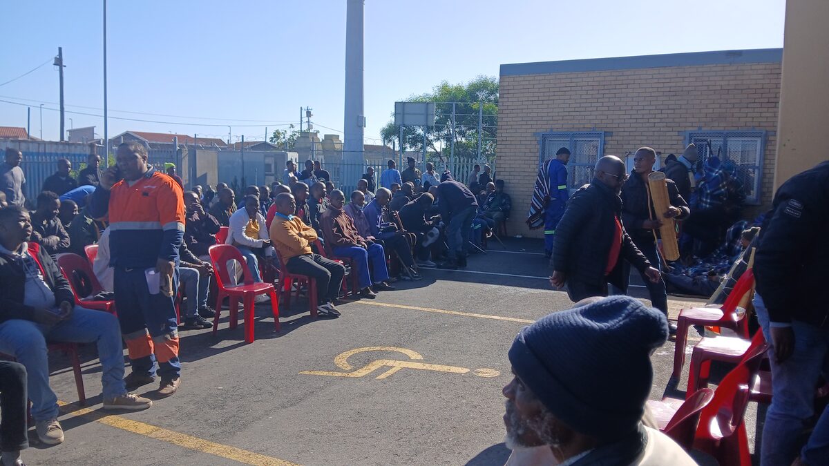 Ngamayeyeye kwiilokishi zabantsundu emva kokoluswa kooxholovane