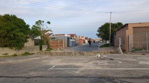 Lingelethu-West residents barricade streets to fight rising break-ins