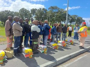 Pumla Milisi gives back: Eminam Construction owner donates food to job hunters