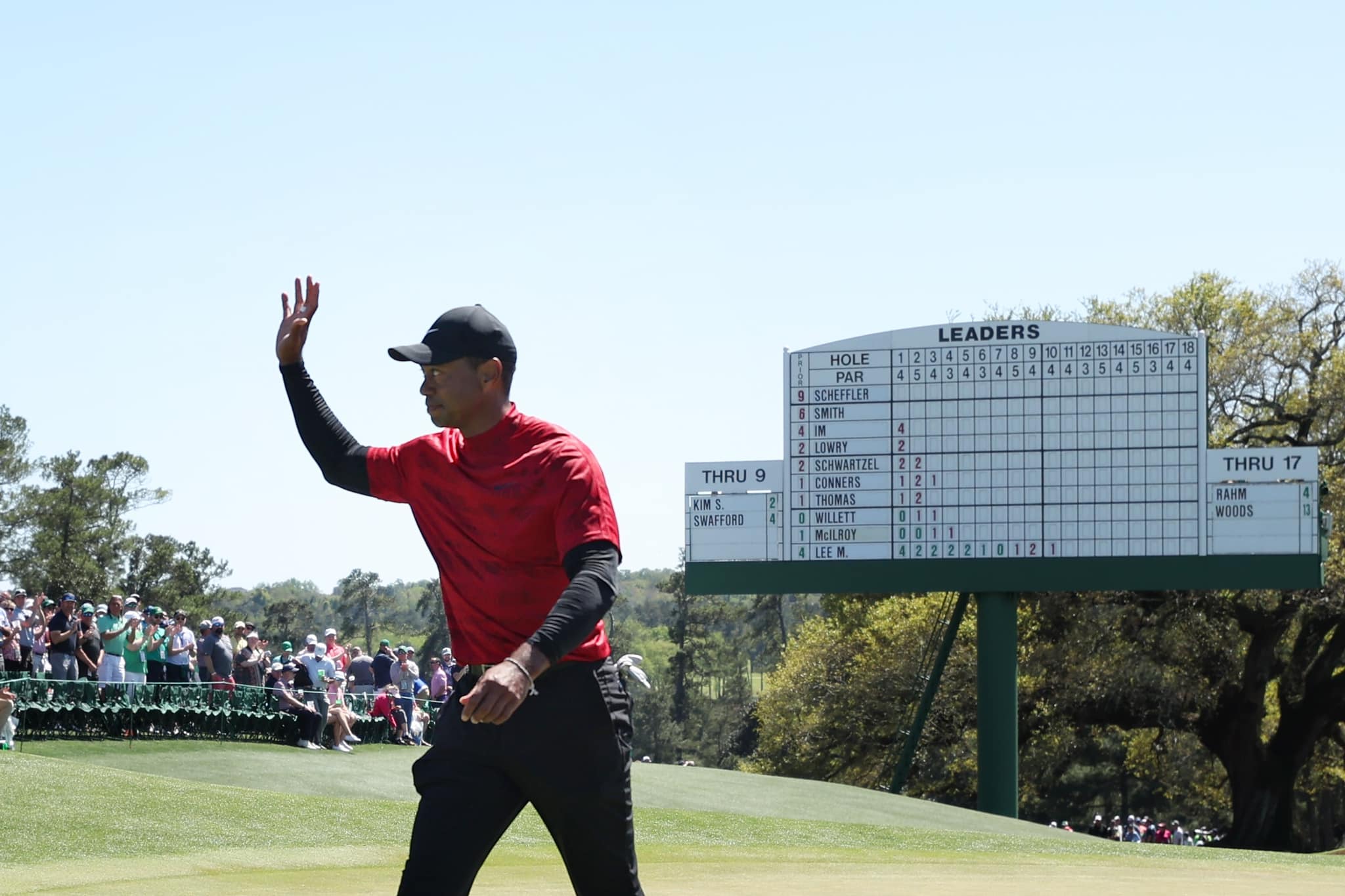 Gholf-legende Tiger Woods in hegtenis geneem vir dronkbestuur ná Florida-ongeluk