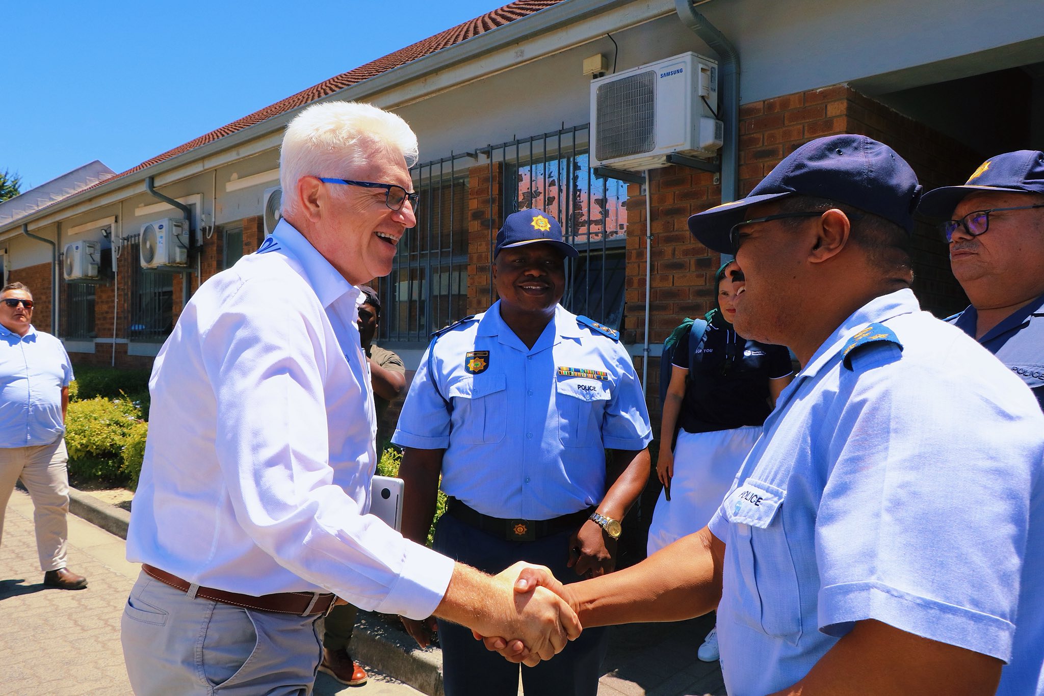 Winde tydens sy besoek aan Kraaifontein-polisiestasie in Januarie vanjaar.