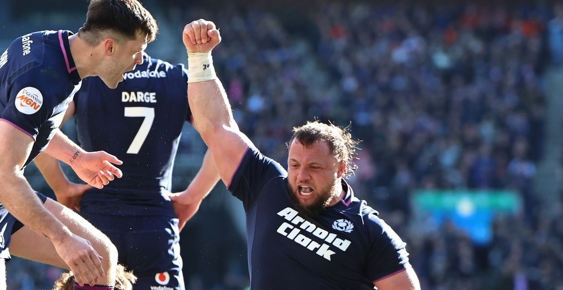 Skotte klop Hane op Murrayfield – rugbywêreld gons oor duidelike oogkrap