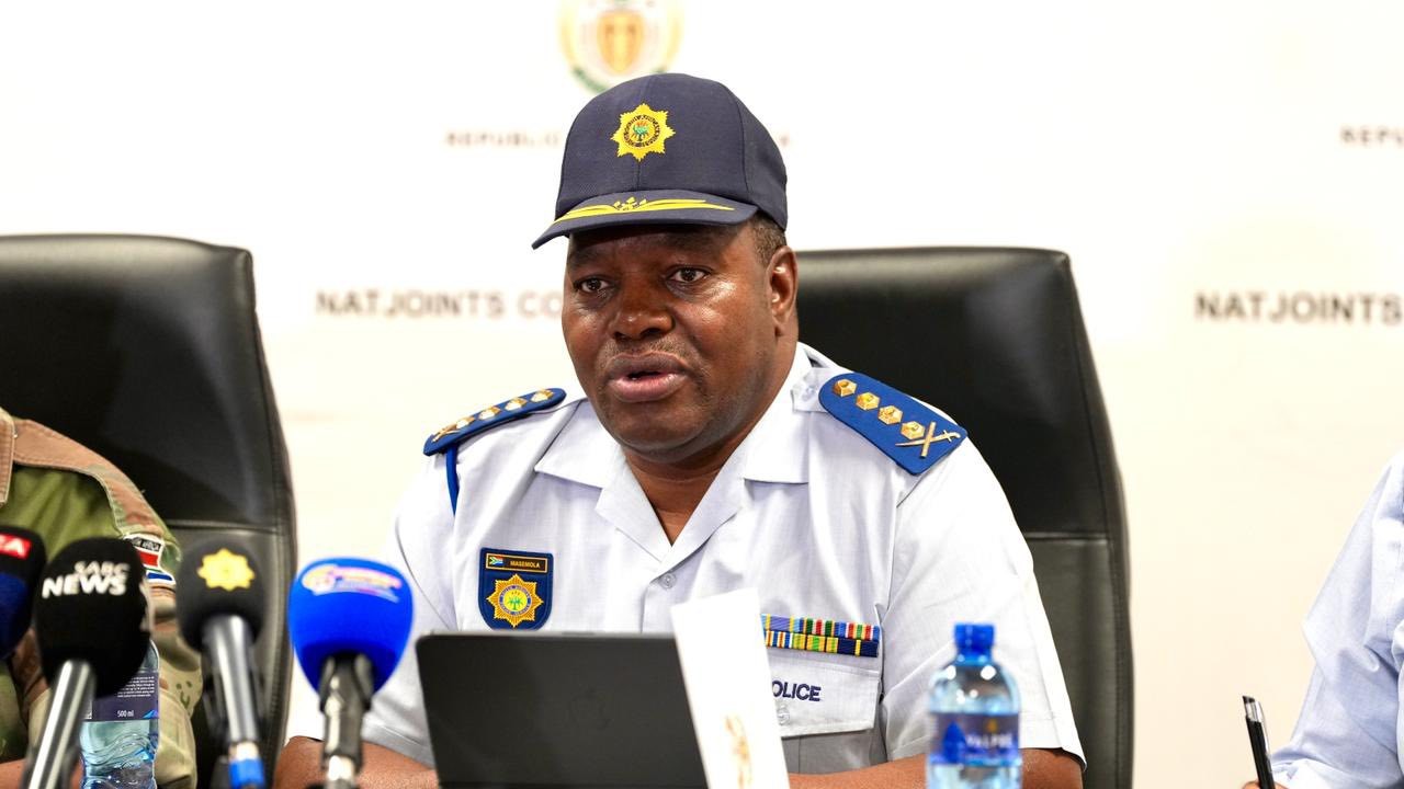 Genl. Fannie Masemola, die geskorste nasionale polisiekommissaris.