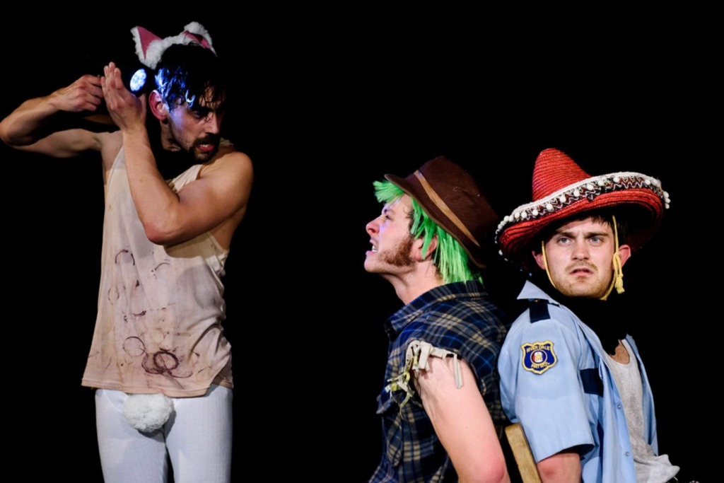 Die internasionaal bekroonde Police Cops: The Original met Zachary Hunt, Nathan Parkinson en Tom Roe.