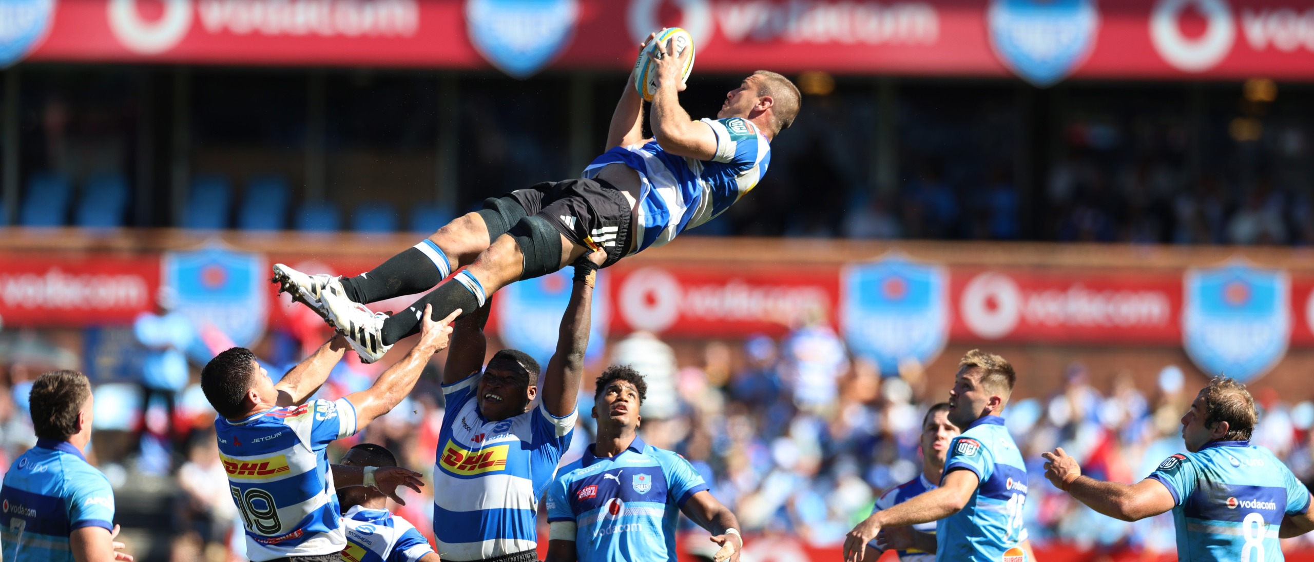 Streeptruie deel streepsuiker uit op Loftus