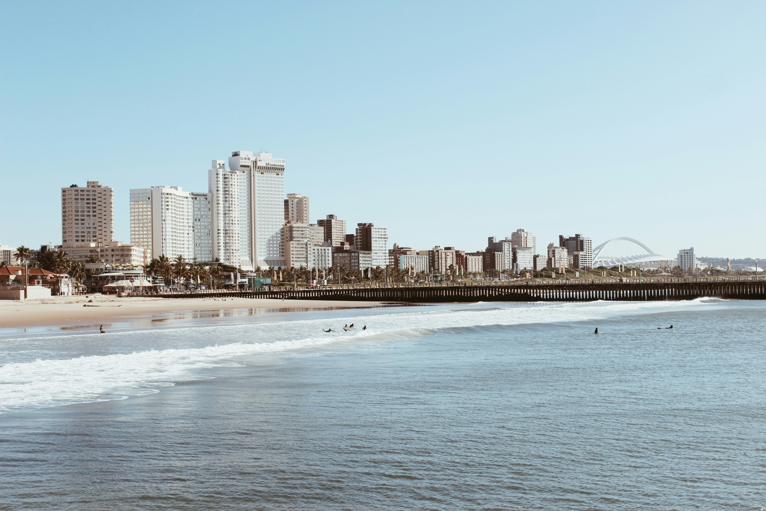 Polisie bots met anti-immigrante-betogers in Durban