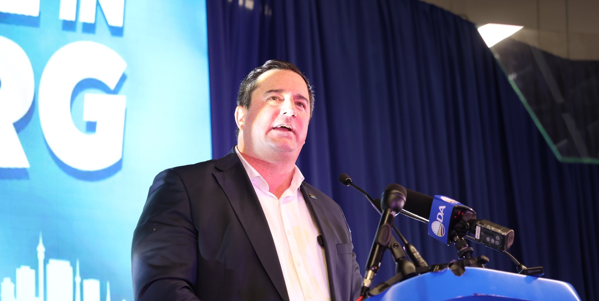 Voormalige DA-leier, John Steenhuisen, tydens ’n toespraak verlede jaar.