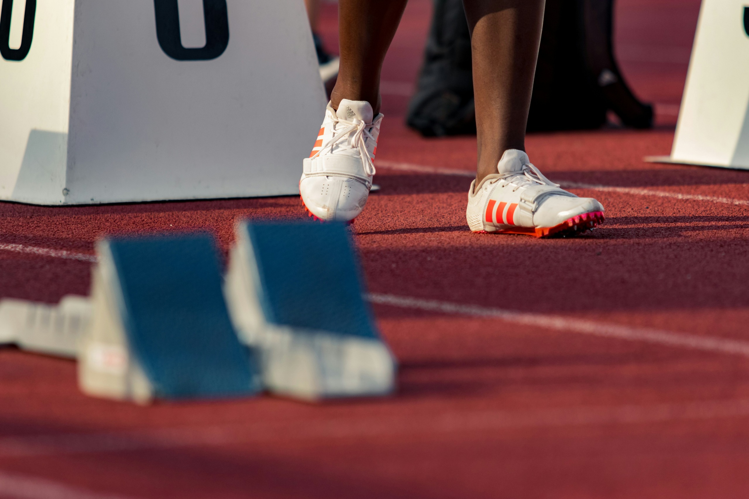 Nasionale atletiekkampioenskapsbyeenkoms wéér ’n gemors: ‘Koppe moet rol’