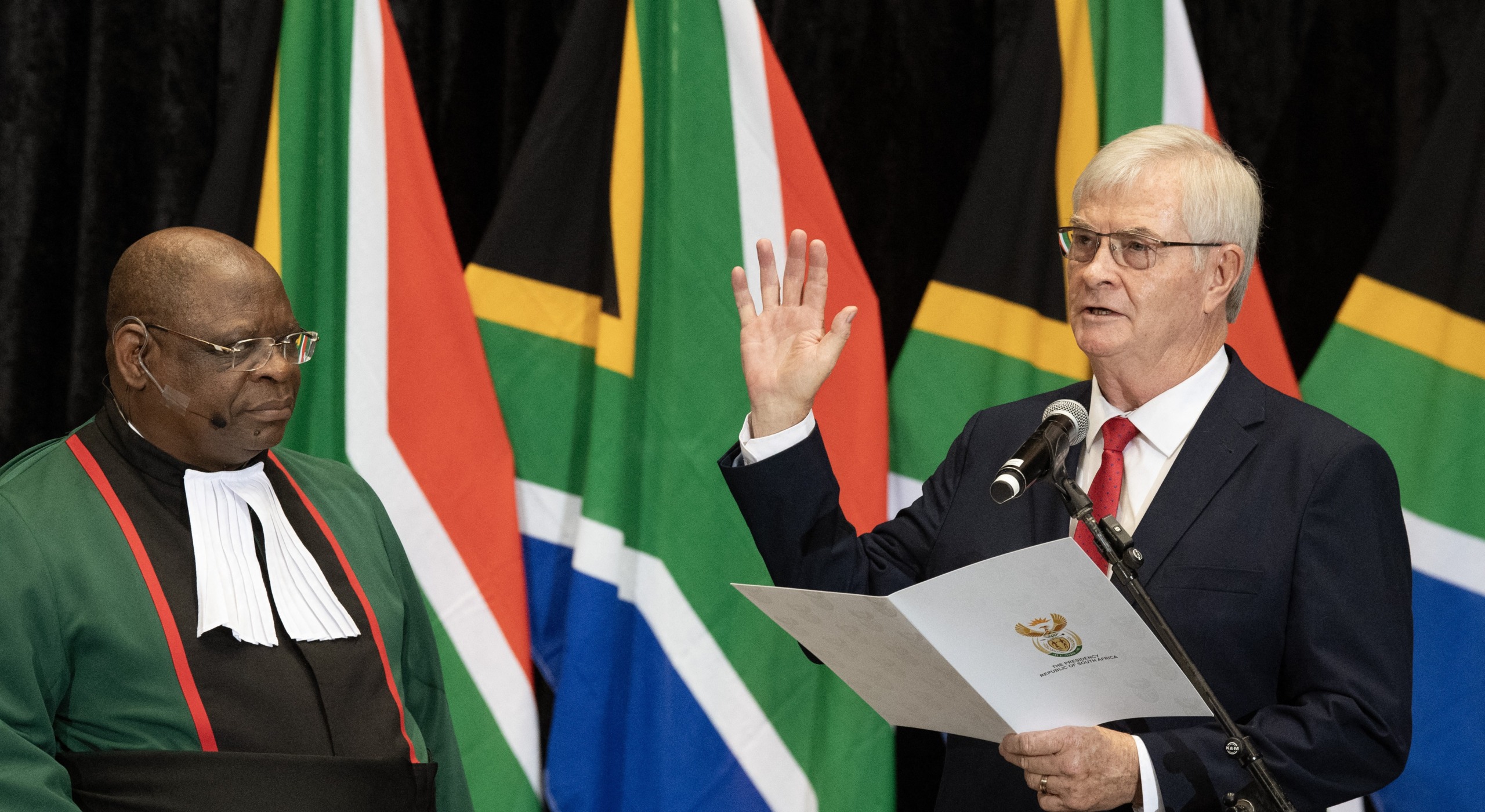 Groenewald kap terug na Hill-Lewis: ‘Jy kan kritiseer, maar dan moet jou feite korrek wees’